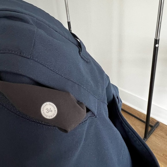 lululemon athletica Navy Blue Men's Flat Front Shorts - Picture 5 of 7